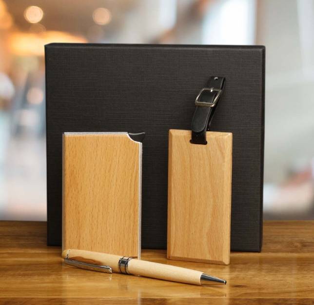 Personalised Executive Set with Pen, Luggage Tag & Card Holder