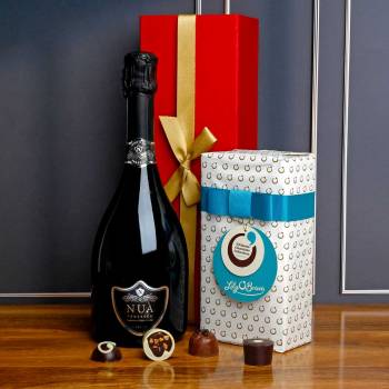 Italian Nua Prosecco & Irish Chocs in Gift Box