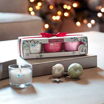 Yankee Candle Snow Globe Wonderland Three Signature Filled Votive Gift Set