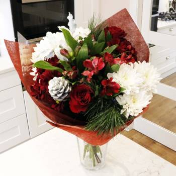 The Luscious Red Fresh Flowers Christmas Bouquet