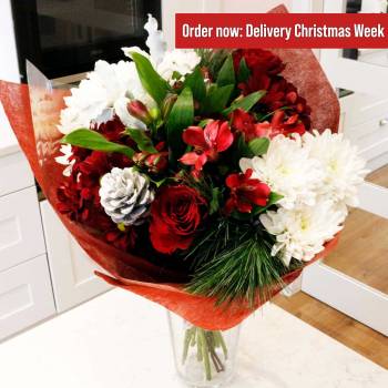 The Luscious Red Fresh Flowers Christmas Bouquet ( Order now: Delivery Christmas Week )