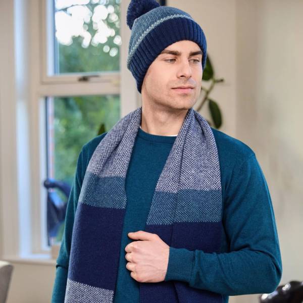 Men's Knitted Hat & Scarf Set in Gift Box