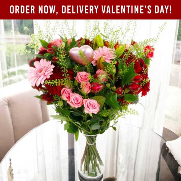 Deluxe Mixed Fresh Valentine Flowers Bouquet