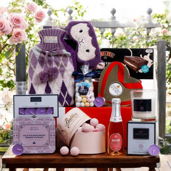 Mother's Day Pamper & Treats Gift Box