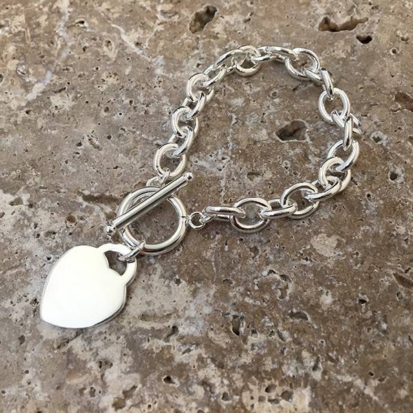 Arcas Chain Bracelet with Engraved Heart tag