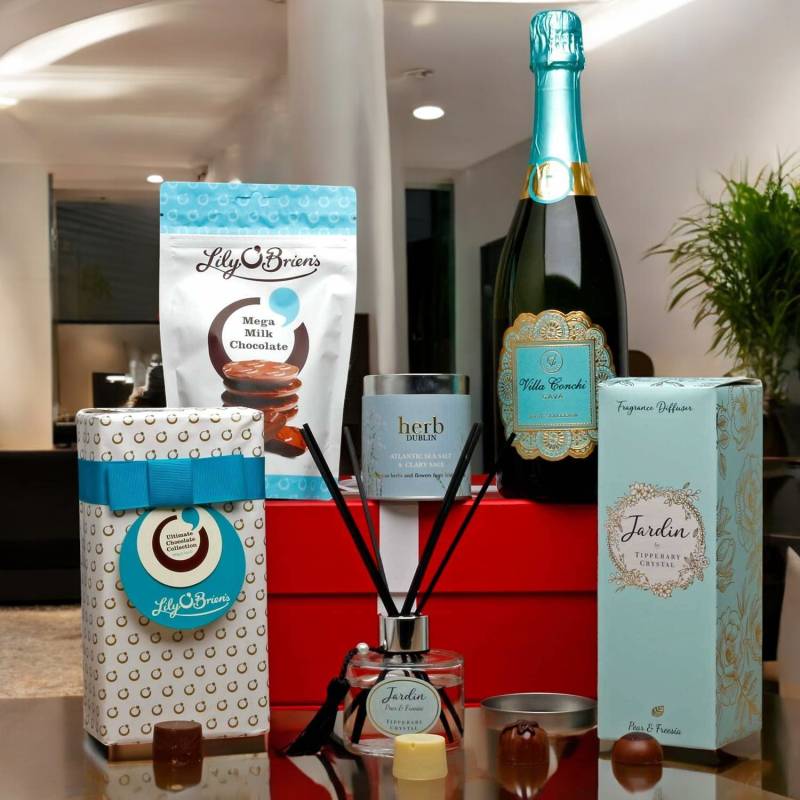 Elegant Cava & Chocs Hamper