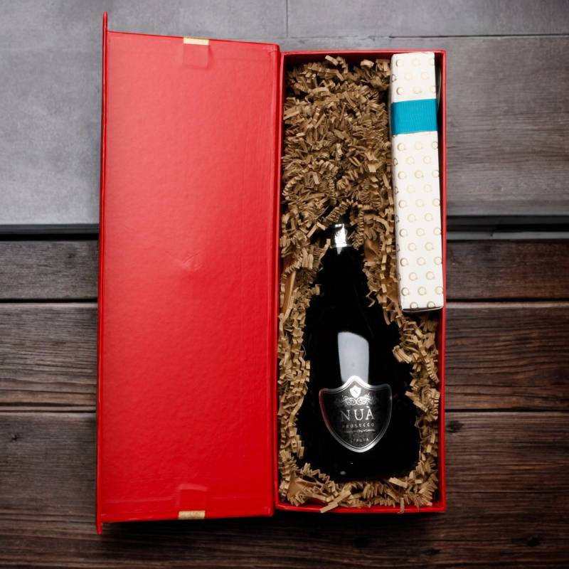 Italian Nua Prosecco & Irish Chocs in Gift Box