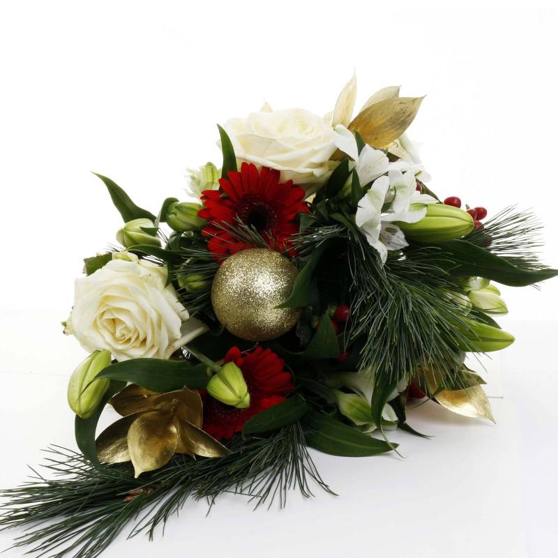 The Elegant Fresh Flowers Christmas Bouquet