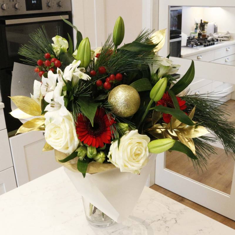 The Elegant Fresh Flowers Christmas Bouquet