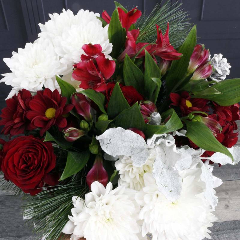 The Luscious Red Fresh Flowers Christmas Bouquet