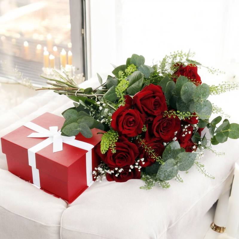 Valentine's Dozen Premium Red Roses Bouquet