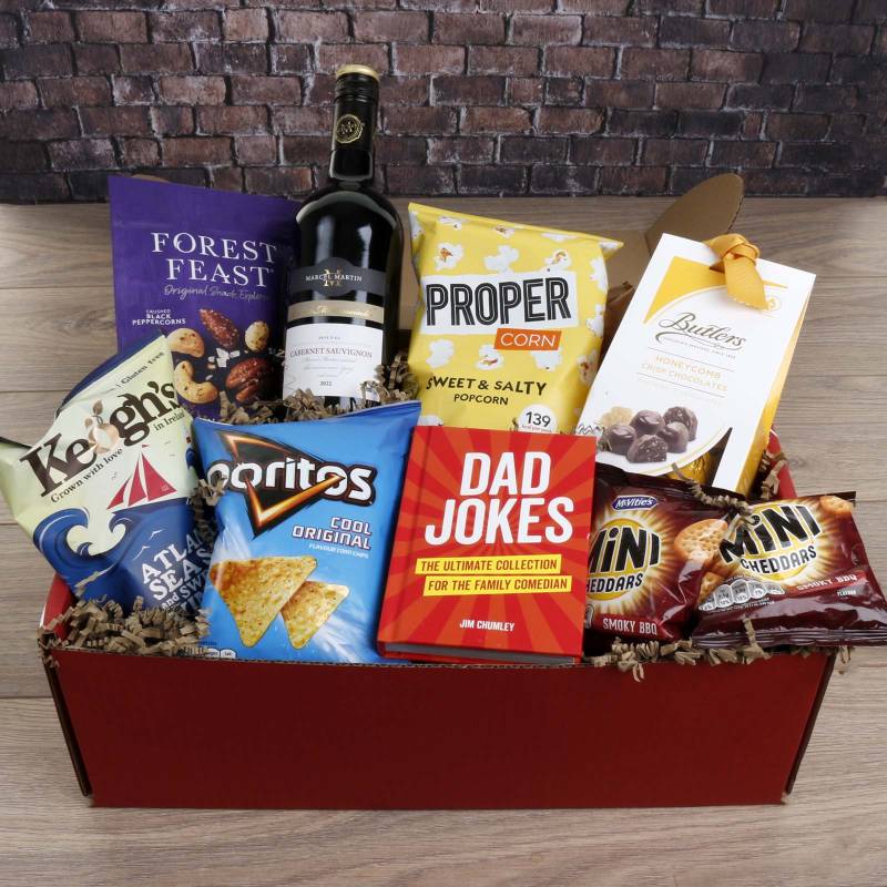 The Father's Day Wine & Nibbles Gift Box