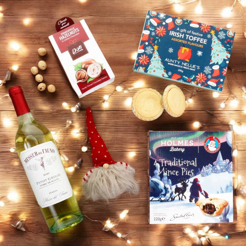 Happy Holiday White Wine Hamper