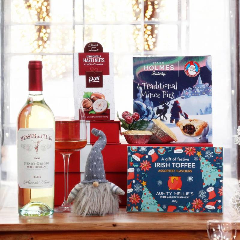 Happy Holiday White Wine Hamper