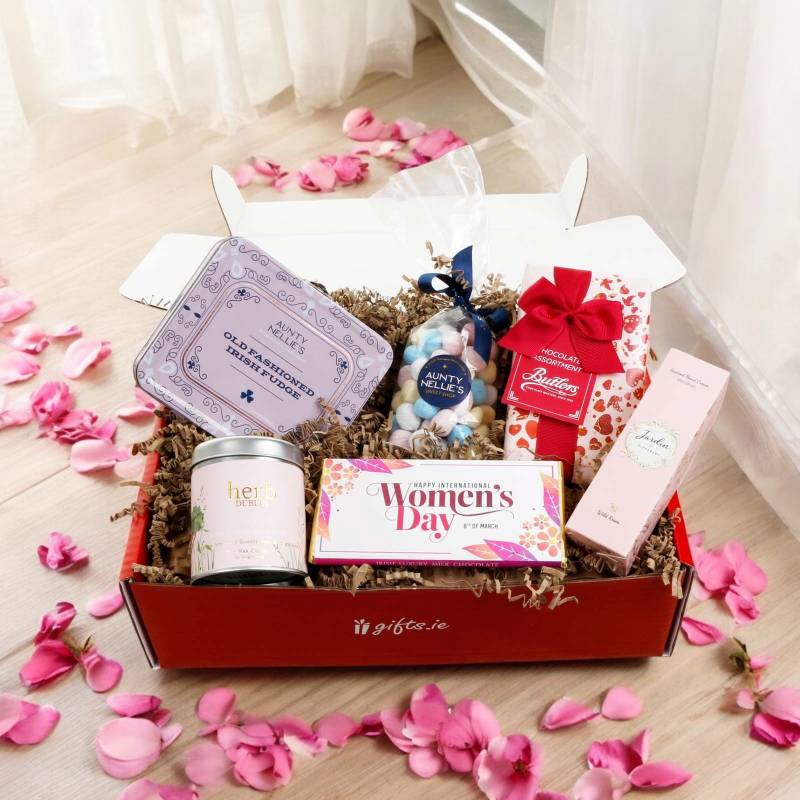 Celebrate Her Hamper