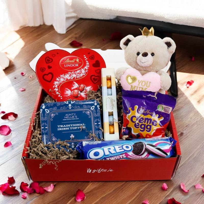 Mum's Sweet Treats Delight Hamper