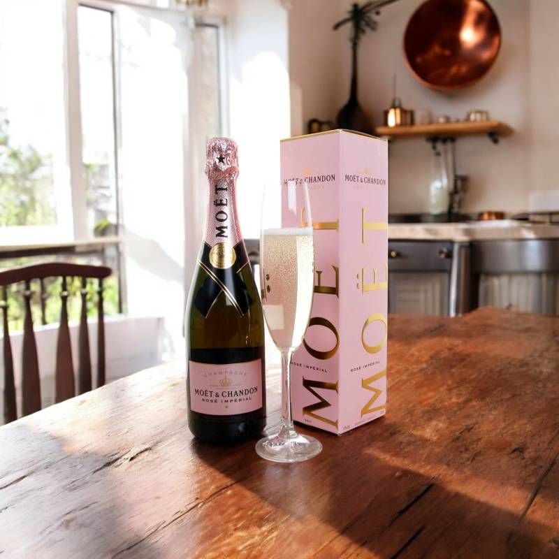 Moet & Chandon Rose 75cl in Gift Box