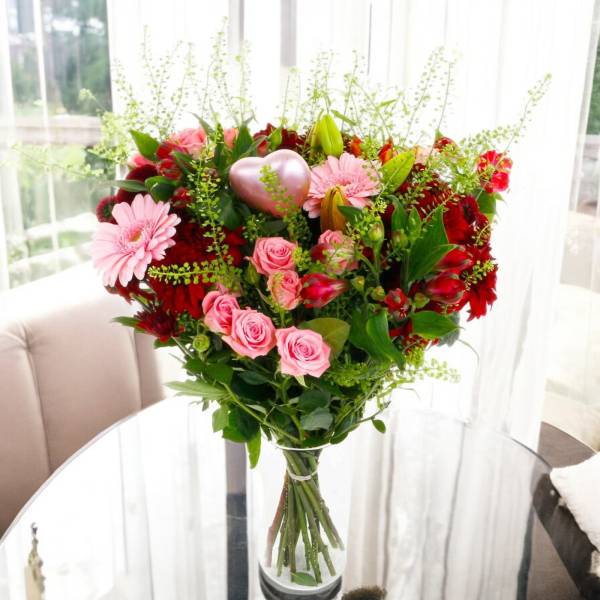 The Deluxe Mixed Fresh Flowers Bouquet