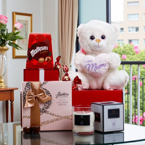 Love Mum's Sweet Treats Delight Hamper