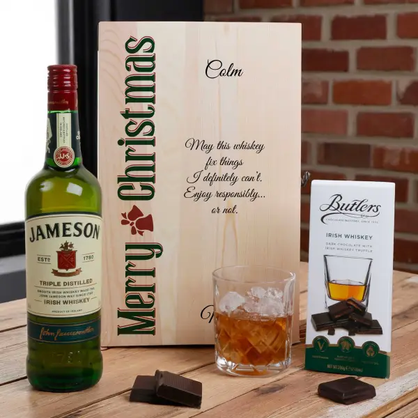 Merry Christmas - Whiskey Gift Set in Personalised Wooden Box