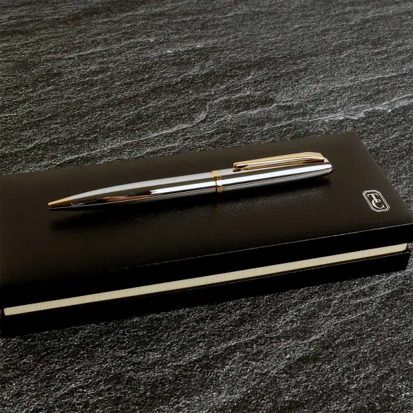 The Oscar Wilde Gold Pen from Tipperary Crystal