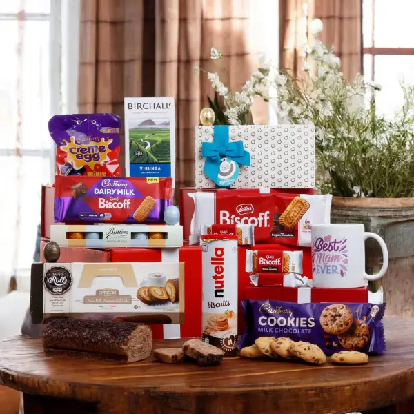 Mum's Tea & Sweet Treats Delight Gift Box