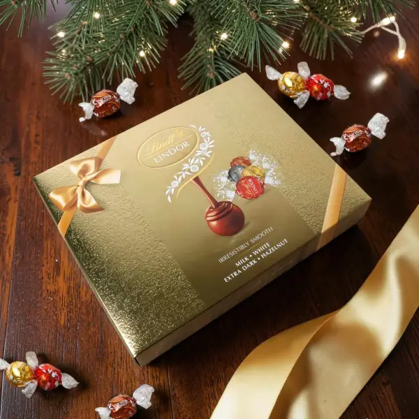 Lindt Lindor Assorted Truffle Chocolate Gift Wrapped Large Box 300g