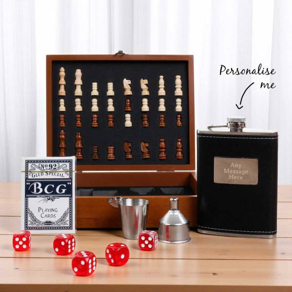 Game's Night - Flask & Board
